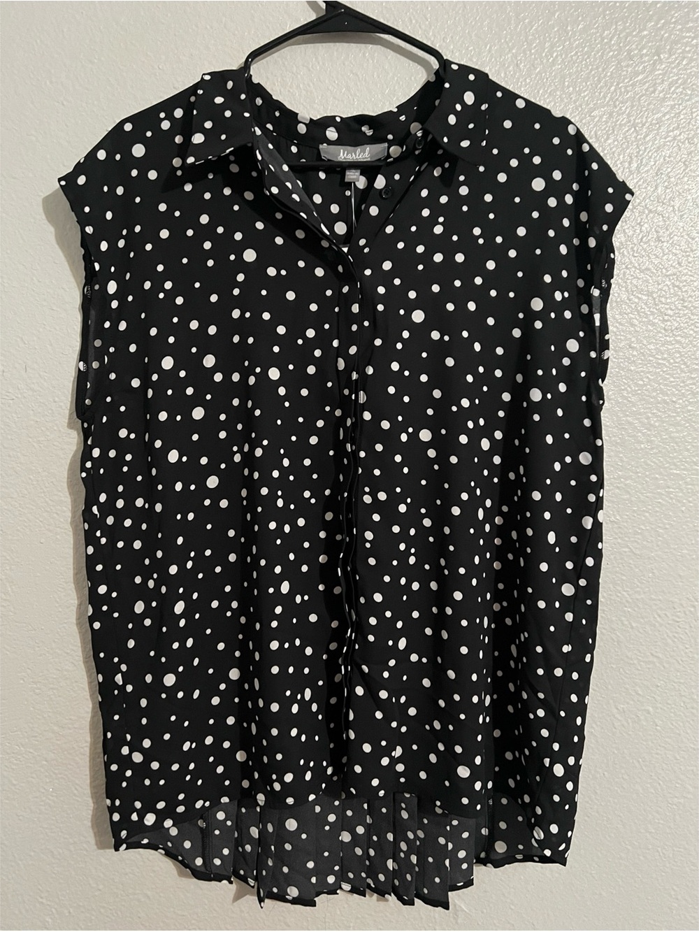 Marled | Black and White Polka Dot Cap Sleeve Button-Up Blouse